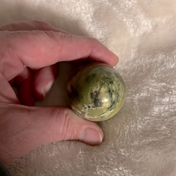 AFRICAN HAND PAINTED DECORATIVE GREEN MARBLE w/SILVER STONE EGG FROM KENYA 🇰🇪 - Picture 6 of 8